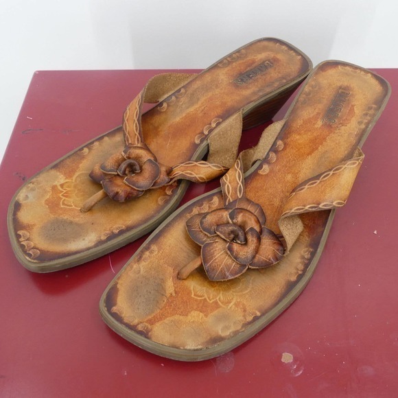 Bakers Brown Leather Floral Thong Sandals Women's Size 9.5 - Picture 2 of 4